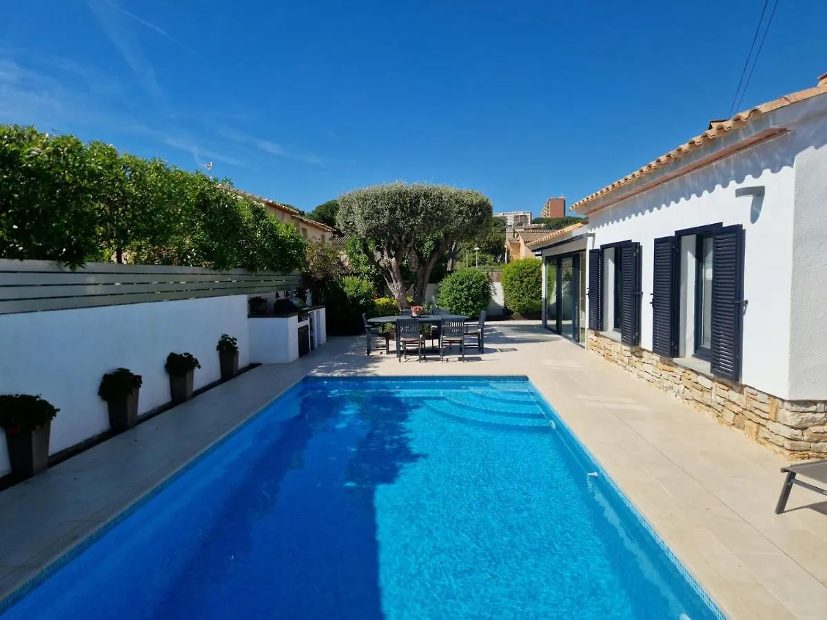 Villa Casa Cis カレリャ・デ・パラフルジェリ スペイン